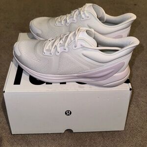 Lululemon BLISSFEEL Women’s running shoe in all white size 10 Never Worn NWT